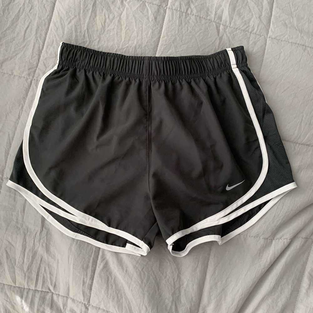 dark grey nike tempo running shorts